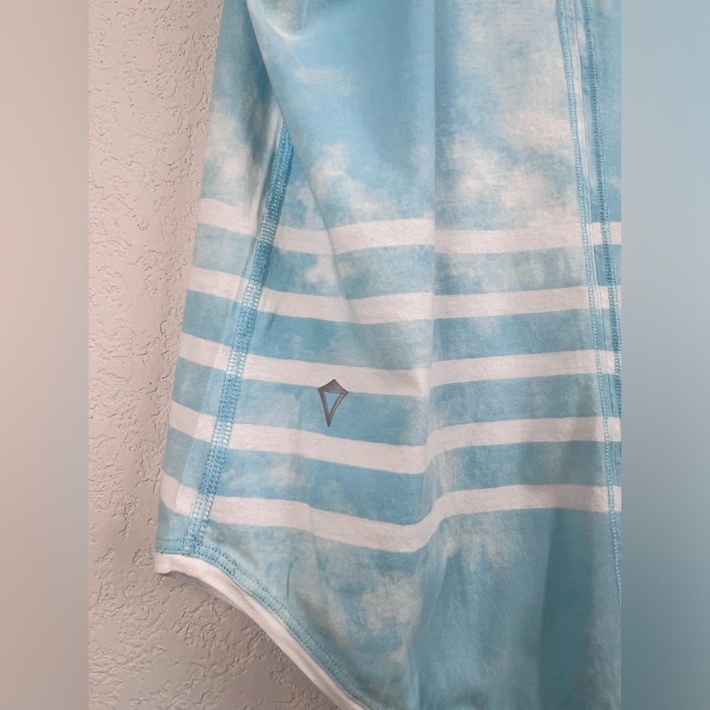 Ivivva by Lululemon Girl's Happy Livin' Tank Top in Sky Blue Size 10 - Picture 5 of 8